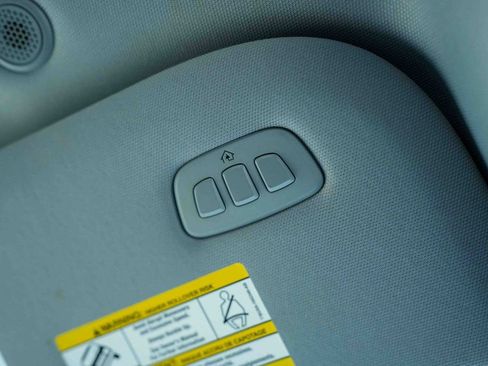 Used 2022 Ford F150 Lariat w/ Equipment Group 502A High image 43