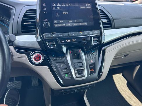 Used 2019 Honda Odyssey Elite image 4