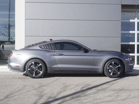 Used 2022 Ford Mustang Coupe image 7