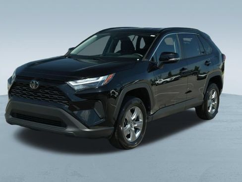 Used 2024 Toyota RAV4 XLE FWD image 3