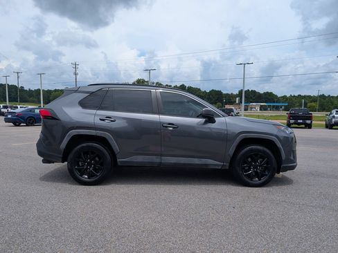 Used 2021 Toyota RAV4 LE FWD image 6