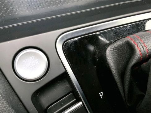 Used 2020 Volkswagen Jetta GLI Autobahn image 32