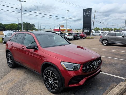 Used 2022 Mercedes-Benz GLC 300 image 2
