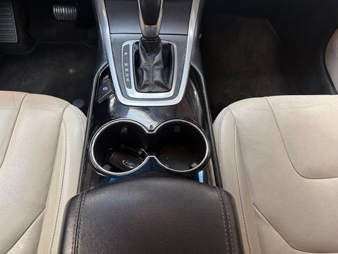 Used 2018 Ford Edge Titanium FWD image 22