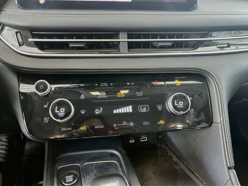 Used 2025 INFINITI QX60 Luxe FWD image 16