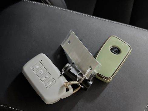 Used 2023 Lexus IS 300 300 w/ Premium Package image 36