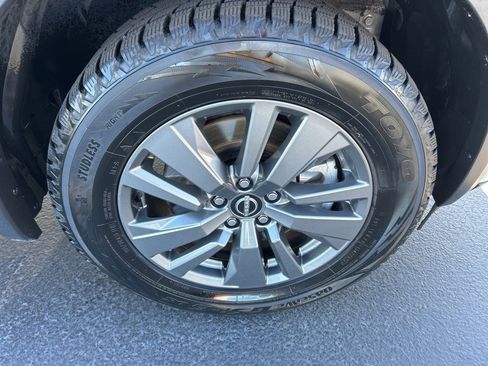 Used 2024 Nissan Pathfinder SV image 23