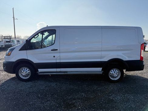 Used 2023 Ford Transit 250 Low Roof AWD w/ Exterior Upgrade Package image 6