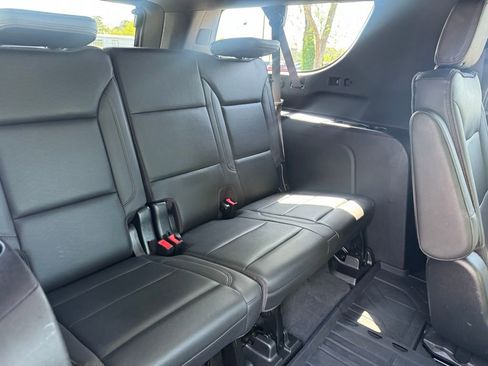 Used 2021 Chevrolet Suburban High Country w/ Premium Package AWD/4WD image 14