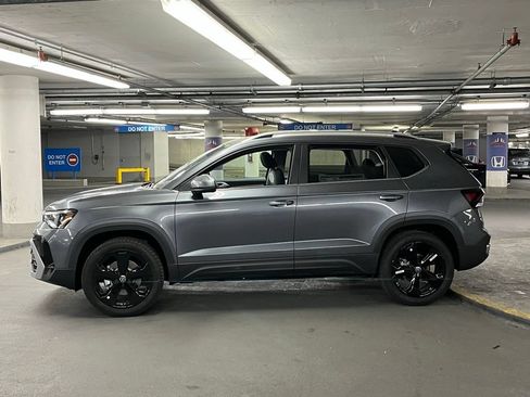 New 2026 Volkswagen Taos SEL AWD/4WD image 32