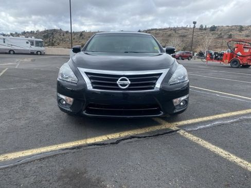 Used 2013 Nissan Altima 2.5 SV w/ 2.5SV Convenience Pkg image 2