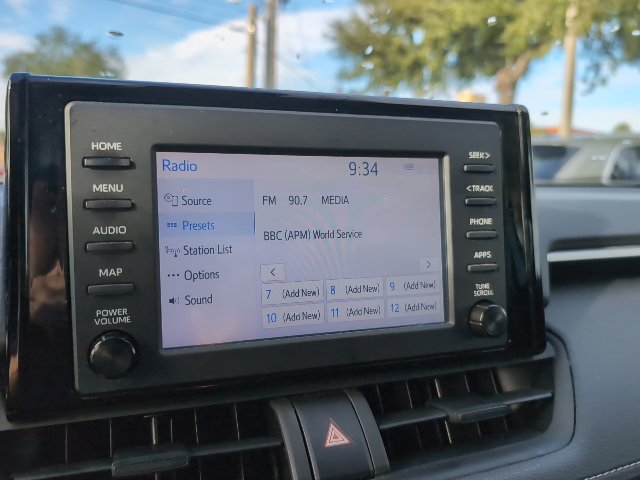 Used 2019 Toyota RAV4 XLE w/ Convenience Package FWD image 14