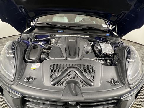 Certified 2023 Porsche Macan GTS AWD/4WD image 22