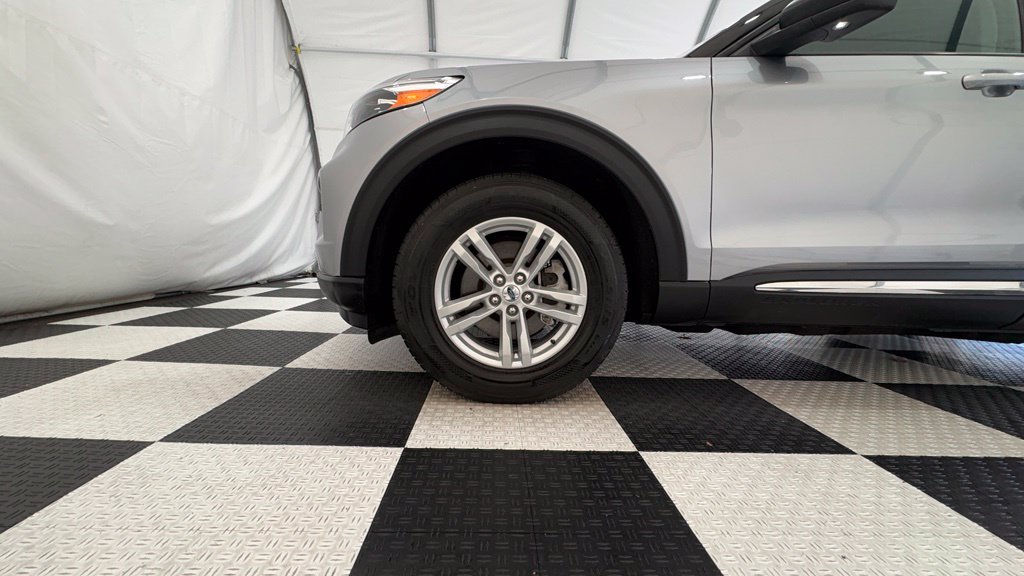 Used 2022 Ford Explorer XLT AWD/4WD image 12