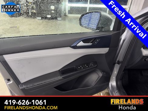 Used 2024 Volkswagen Taos SE image 11