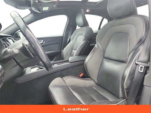 Used 2019 Volvo S60 T6 R-Design image 11