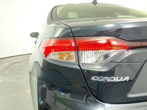 Used 2022 Toyota Corolla LE FWD image 27