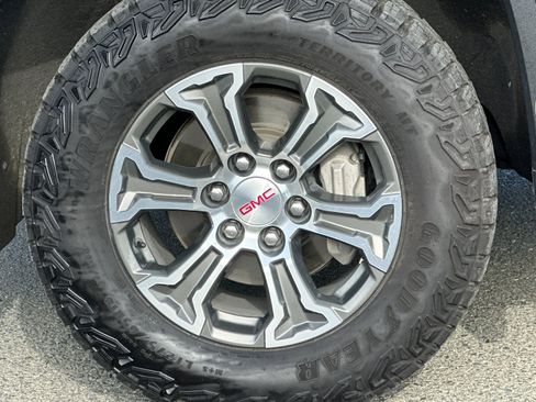 Used 2020 GMC Sierra 1500 SLE w/ X31 Off-Road Package image 30