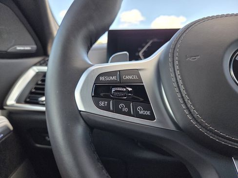 Used 2025 BMW X6 xDrive40i w/ Executive Package image 27