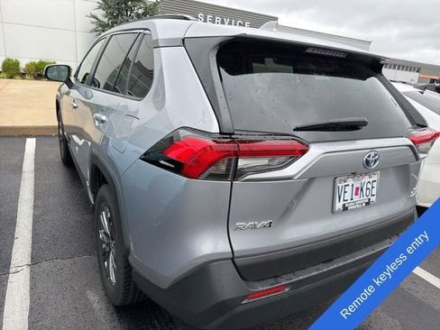 Used 2023 Toyota RAV4 XLE Premium AWD/4WD image 6