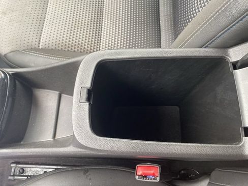 Used 2025 Chevrolet Trax LT FWD image 18