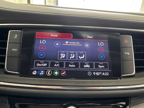 Used 2020 Buick Enclave Essence AWD/4WD image 27