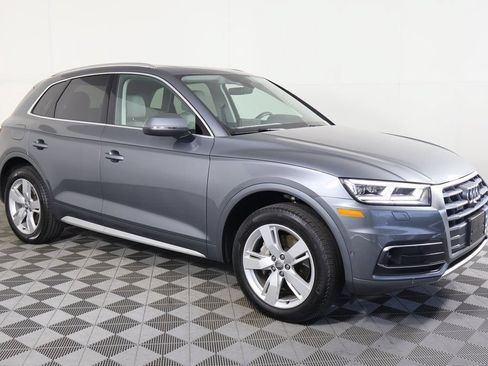 Used 2019 Audi Q5 Prestige w/ Prestige Package AWD/4WD image 3