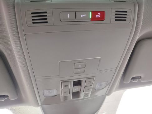 New 2025 Volkswagen Taos SE image 29