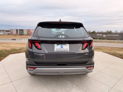 Used 2025 Hyundai Tucson SE AWD/4WD image 4