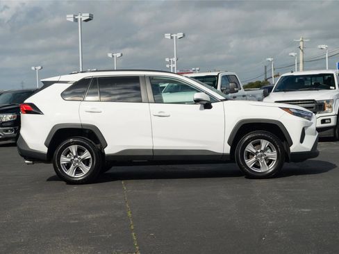 Used 2025 Toyota RAV4 XLE w/ Weather Package FWD image 4