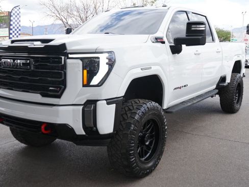 Used 2024 GMC Sierra 2500 AT4 w/ Technology Package AWD/4WD image 7