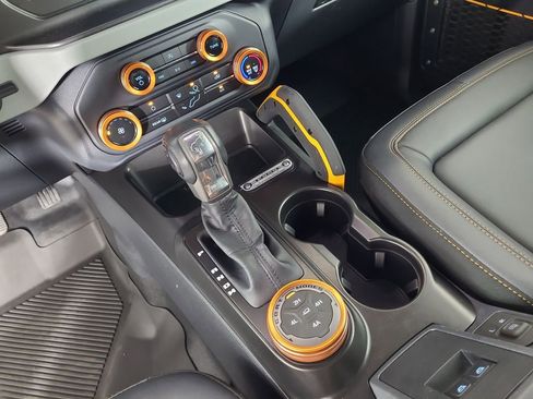 Used 2022 Ford Bronco Badlands image 15