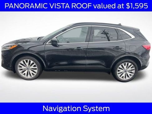 Certified 2022 Ford Escape Titanium w/ Class II Trailer Tow Package image 3