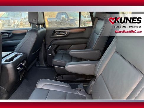 Used 2025 GMC Yukon Denali AWD/4WD image 6