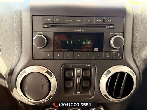 Used 2015 Jeep Wrangler Unlimited Rubicon w/ Dual Top Group image 17