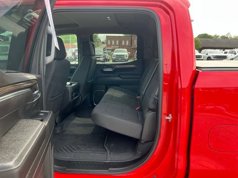 Used 2024 Chevrolet Silverado 1500 LT Trail Boss w/ Convenience Package II AWD/4WD image 16