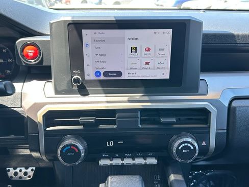 Used 2025 Toyota Tacoma TRD Sport AWD/4WD image 23
