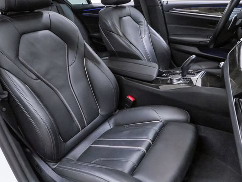 Used 2023 BMW 530i w/ Premium Package RWD image 15