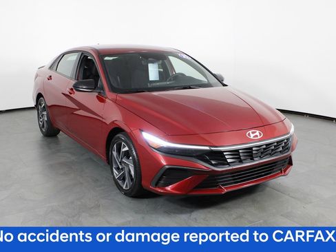 Certified 2025 Hyundai Elantra SEL image 5