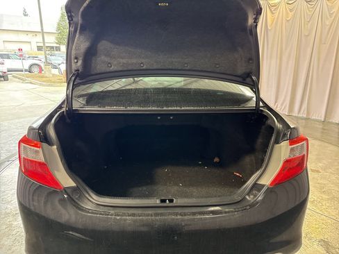 Used 2014 Toyota Camry SE image 10