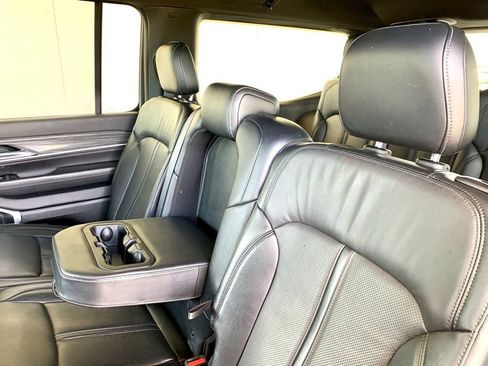 Used 2022 Jeep Wagoneer Series II image 13