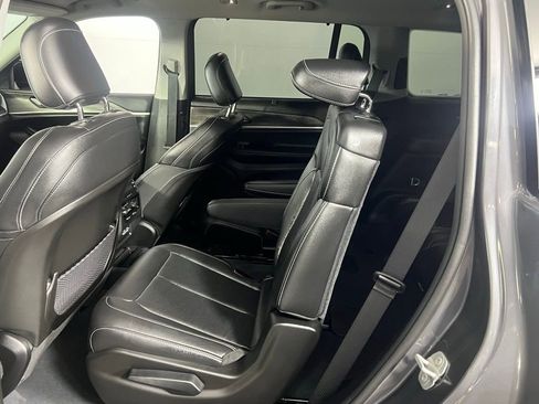 Used 2023 Jeep Grand Cherokee L Limited w/ Luxury Tech Group II image 27