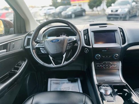 Used 2020 Ford Edge SEL image 10