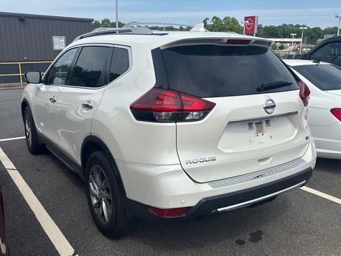Used 2019 Nissan Rogue SV w/ Premium Package FWD image 12