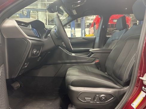 New 2025 Jeep Grand Cherokee L Laredo w/ Luxury Tech Group I image 18