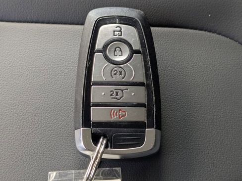 Used 2025 Ford Expedition Active AWD/4WD image 43