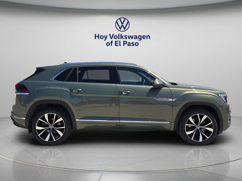 New 2026 Volkswagen Atlas Cross Sport SEL Premium R-Line AWD/4WD image 2