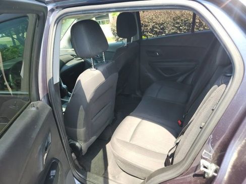 Used 2018 Chevrolet Trax LT FWD image 4