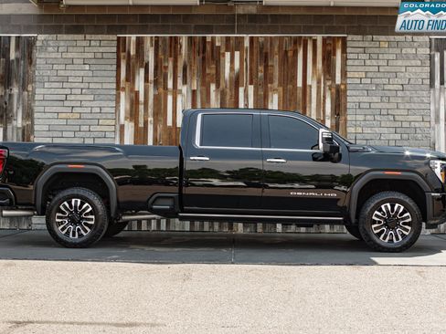 Used 2025 GMC Sierra 2500 Denali Ultimate w/ Max Trailering Package AWD/4WD image 8