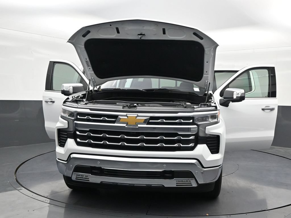 Used 2025 Chevrolet Silverado 1500 LTZ w/ Technology Package RWD image 36